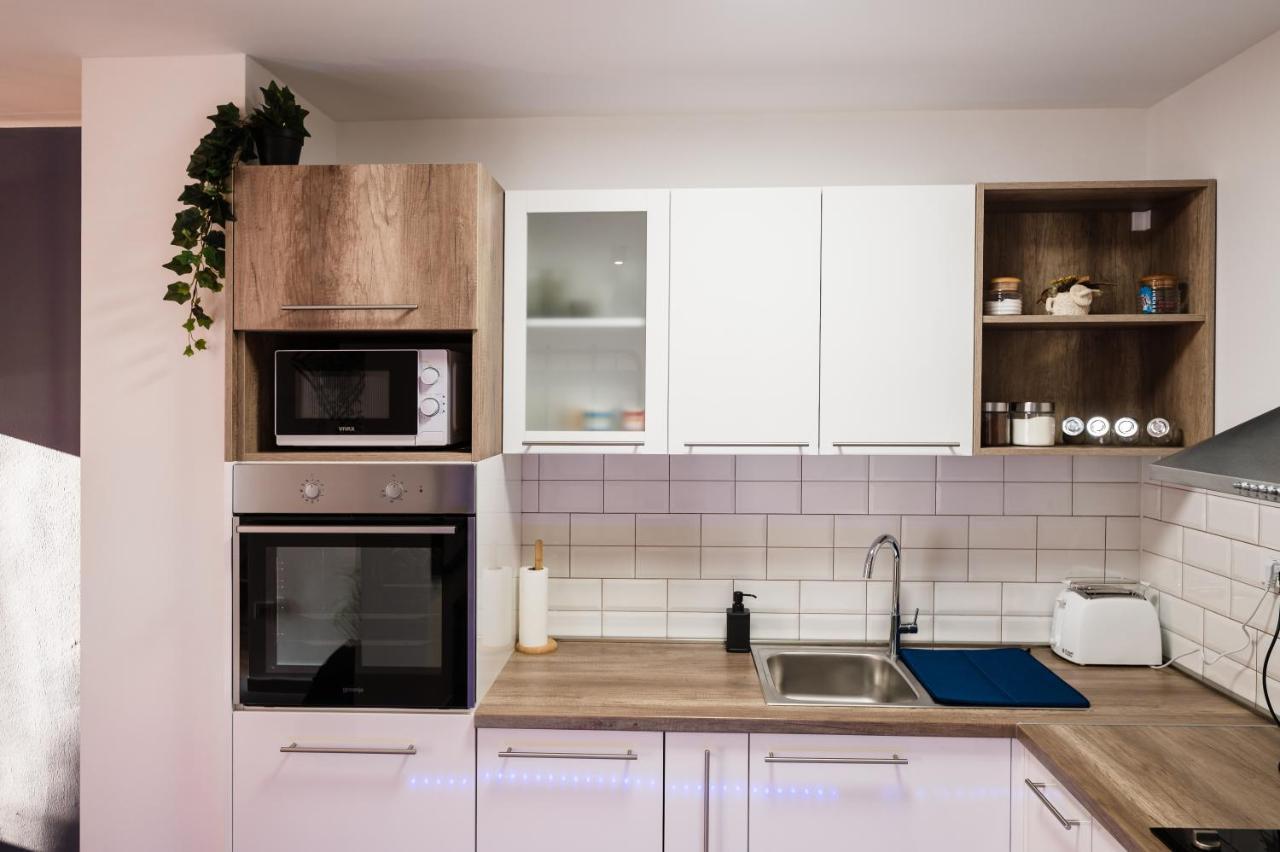 Kailani Luxury 3 Bedroom, 3 Bathroom With A Sunny Balcony