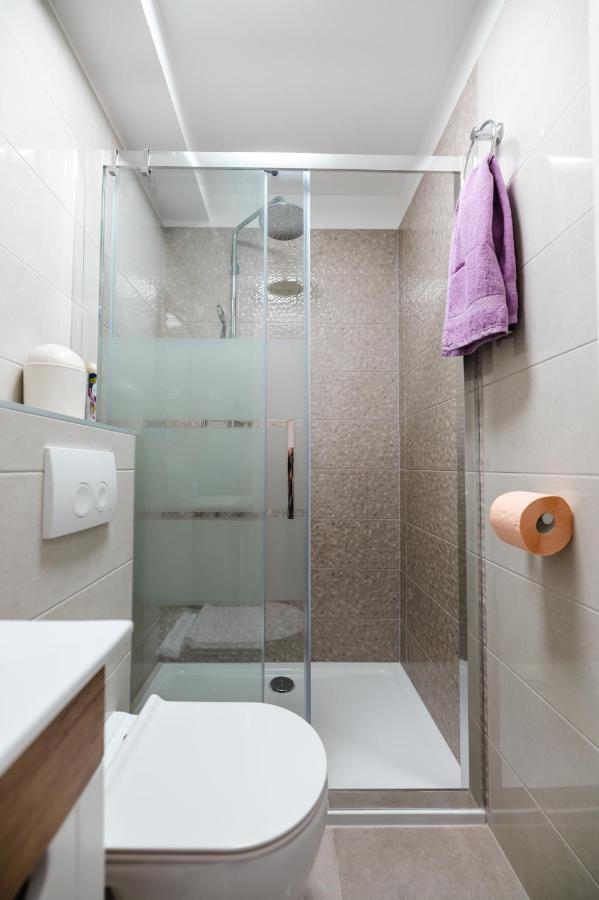 Kailani Luxury 3 Bedroom, 3 Bathroom With A Sunny Balcony Apartment *