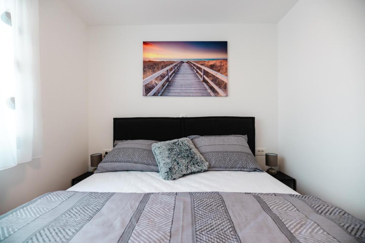 Kailani Luxury 3 Bedroom, 3 Bathroom With A Sunny Balcony Zadar