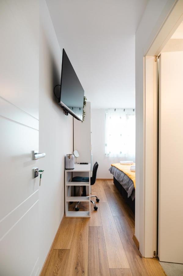 Apartment Kailani Luxury 3 Bedroom, 3 Bathroom With A Sunny Balcony Zadar