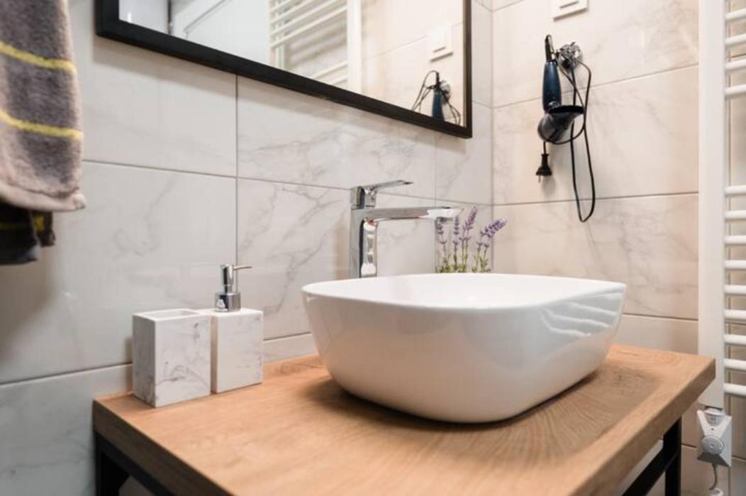 Kailani Luxury 3 Bedroom, 3 Bathroom With A Sunny Balcony Apartment